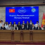 Студенты программы BA по экономике посетили Жогорку Кенеш, чтобы познакомиться с парламентской системой Кыргызстана